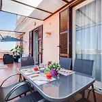 شقة Terrace With A View Of