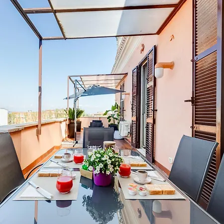 Daire Terrace With A View Of Roma